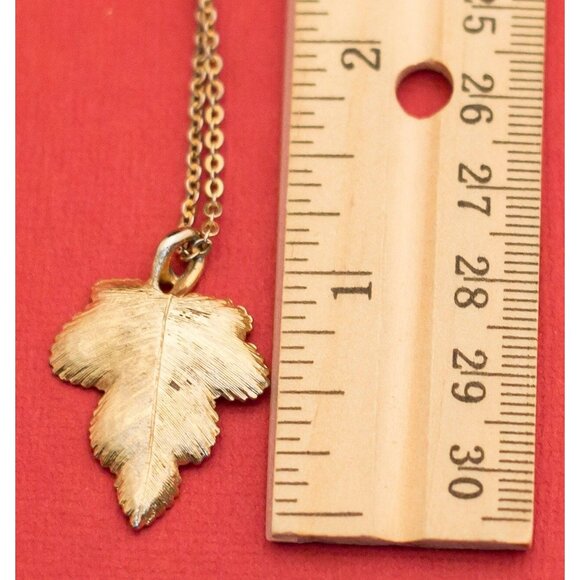 Vintage Golden Leaf Rhinestone Choker Necklace 15 Inches By Avon F11 - Picture 3 of 3